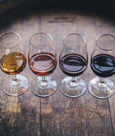 Kuinka valita sopiva viini lahjaksi?